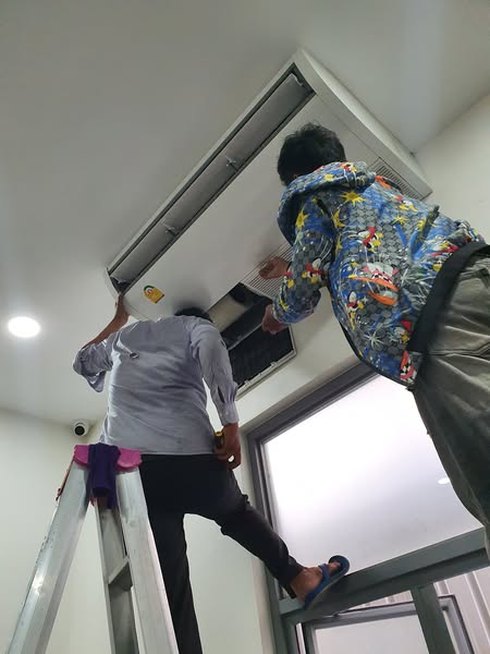 T.B.S អេឡិចត្រូនិច