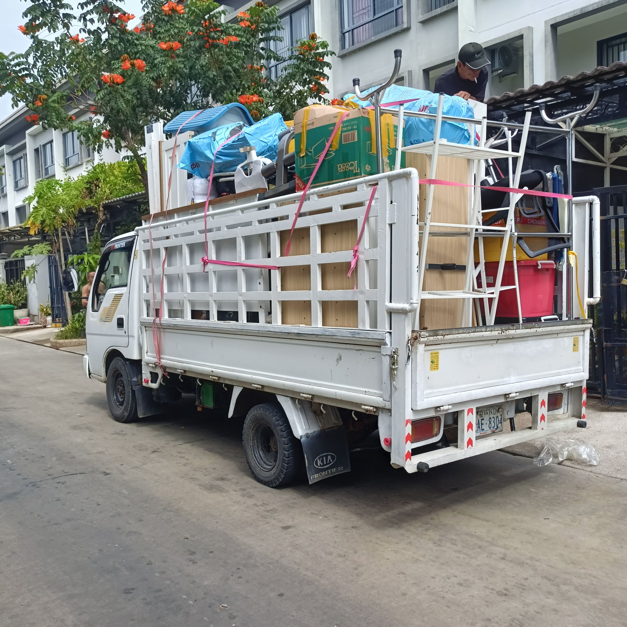 MOVING HOUSE SERVICE