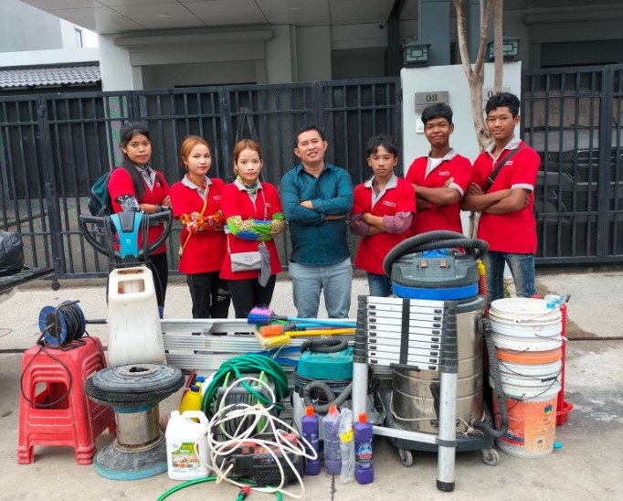 HOUSE CLEANING SERVICE