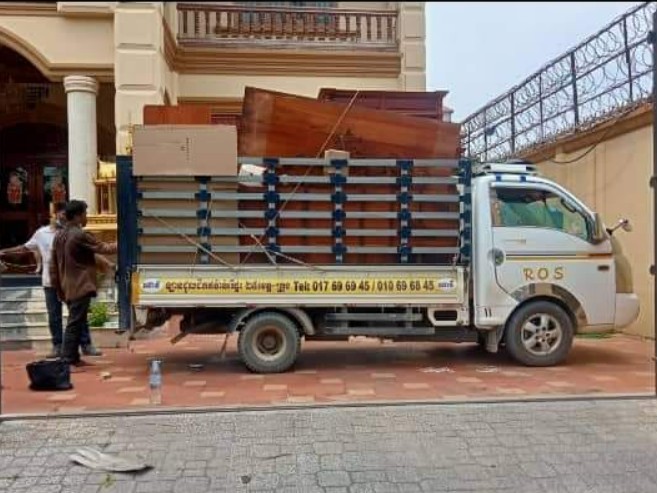 ឡានជួល ដឹកអីវ៉ាន់រេីផ្ទះ  (Truck moving)